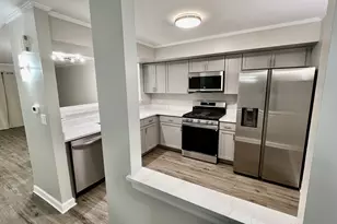 1926 Grove Ave, Schaumburg, IL 60193 - Photo 7