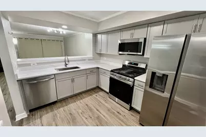 1926 Grove Avenue, Schaumburg, IL 60193 - Photo 5