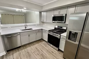 1926 Grove Ave, Schaumburg, IL 60193 - Photo 5