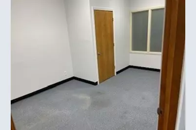 1628 Dekalb Avenue, Sycamore, IL 60178 - Photo 3