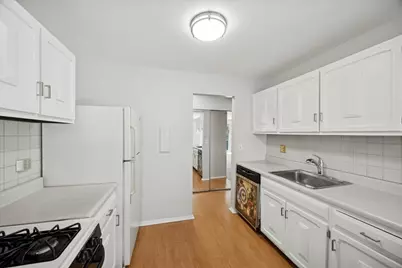 948 E Old Willow Road #204, Prospect Heights, IL 60070 - Photo 7