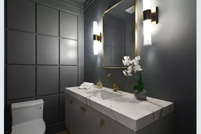 1907 W Wolfram Street, Chicago, IL 60657 - Photo 13