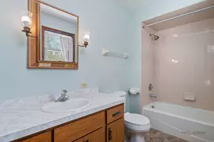 150 Lakewood Dr, Antioch, IL 60002 - Photo 15