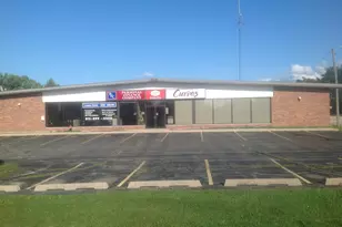 1622 DeKalb Ave, Sycamore, IL 60178 - Photo 1