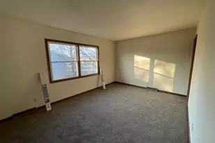 1642 Maness Ct, Sycamore, IL 60178 - Photo 9