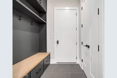 108 N Evergreen Avenue, Elmhurst, IL 60126 - Photo 17