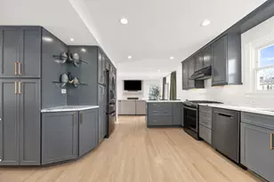 4573 Basswood Dr, Lisle, IL 60532 - Photo 7