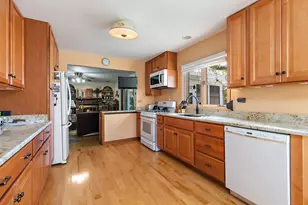 4917 Wayside Dr, McHenry, IL 60051 - Photo 9