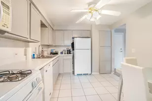 5511 N Chester Ave, Chicago, IL 60656 - Photo 3