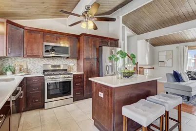 1426 Danbury Lane, Des Plaines, IL 60018 - Photo 9