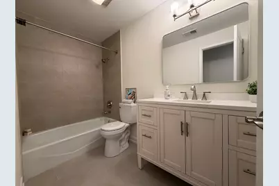 607 W Central Road #A-4, Mount Prospect, IL 60056 - Photo 7