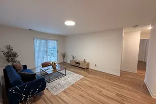 607 W Central Rd, Mount Prospect, IL 60056 - Photo 3