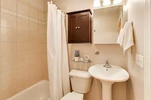 1136 W Pratt Blvd, Chicago, IL 60626 - Photo 17