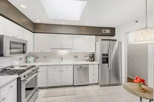 720 Creekside Dr, Mount Prospect, IL 60056 - Photo 7