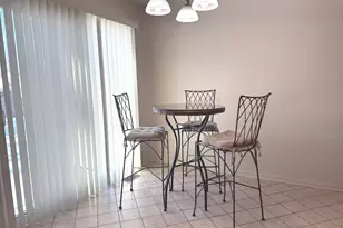 6 Cimarron Ct, Cary, IL 60013 - Photo 5