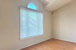 6 Cimarron Ct, Cary, IL 60013 - Photo 3