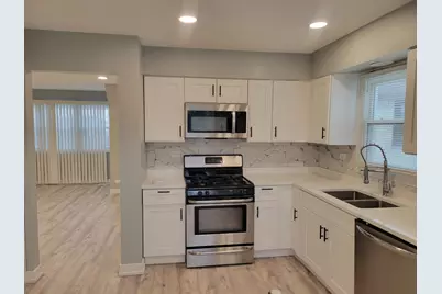 1001 E Callero Circle #2, Mount Prospect, IL 60056 - Photo 3