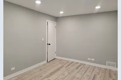 1001 E Callero Circle #2, Mount Prospect, IL 60056 - Photo 11