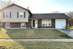 1040 Blackhawk Dr, University Park, IL 60484 - Photo 1
