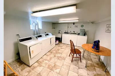 3933 N Clarendon Avenue #304, Chicago, IL 60613 - Photo 13