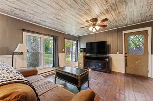 26177 W Lakeview Ave, Ingleside, IL 60041 - Photo 11