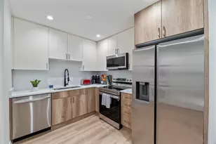 7109 N Western Ave, Chicago, IL 60645 - Photo 9