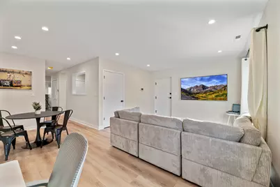 7109 N Western Avenue #2N, Chicago, IL 60645 - Photo 5