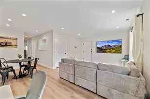 7109 N Western Ave, Chicago, IL 60645 - Photo 5