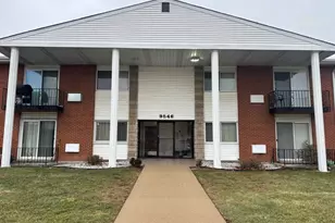 9546 Dee Rd, Des Plaines, IL 60016 - Photo 1