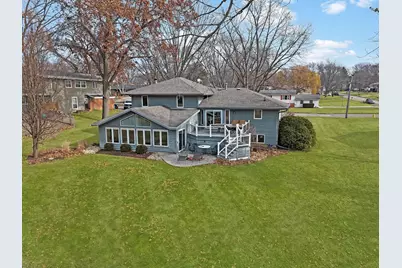 210 Park Crest Drive, Freeport, IL 61032 - Photo 7