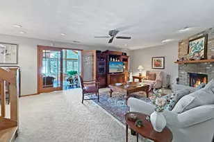 210 Park Crest Dr, Freeport, IL 61032 - Photo 43