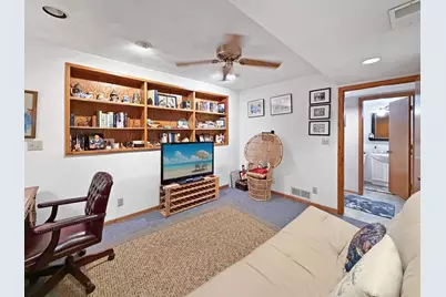 210 Park Crest Drive, Freeport, IL 61032 - Photo 41