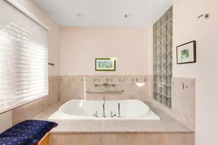 [Address not provided], Northbrook, IL 60062 - Photo 17