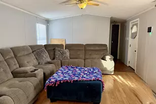 297 Pattie Ln, Lynwood, IL 60411 - Photo 5