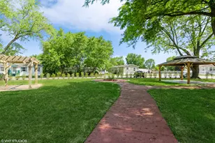 297 Pattie Ln, Lynwood, IL 60411 - Photo 17