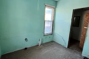 409 College Ave, Dixon, IL 61021 - Photo 5