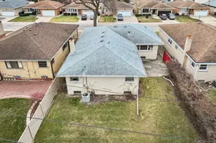 8300 W Balmoral Ave, Chicago, IL 60656 - Photo 23