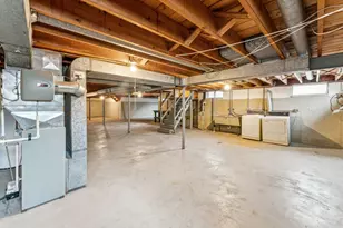 8300 W Balmoral Ave, Chicago, IL 60656 - Photo 21