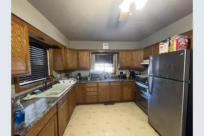 1245 W Violet Street, Freeport, IL 61032 - Photo 3