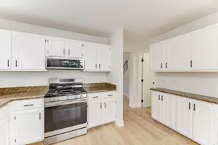 2843 Dorothy Dr, Aurora, IL 60504 - Photo 11