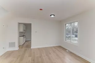 2843 Dorothy Dr, Aurora, IL 60504 - Photo 9