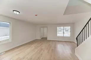 2843 Dorothy Dr, Aurora, IL 60504 - Photo 7