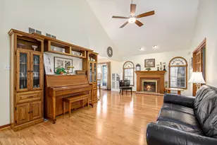 8856 Patrick Ct, Woodridge, IL 60517 - Photo 5