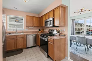 34314 N Barberry Rd, Round Lake Beach, IL 60073 - Photo 3