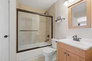 4980 Kimball Hill Dr, Rolling Meadows, IL 60008 - Photo 13