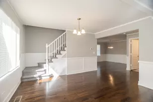 9156 S Colfax Ave, Chicago, IL 60617 - Photo 5