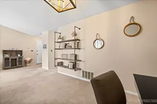 96 Midhurst Ct, Naperville, IL 60565 - Photo 7