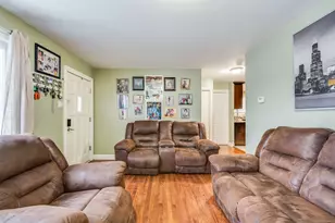 8254 Linder Ave, Burbank, IL 60459 - Photo 3