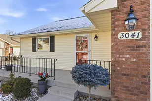 3041 55th St, Moline, IL 51265 - Photo 3