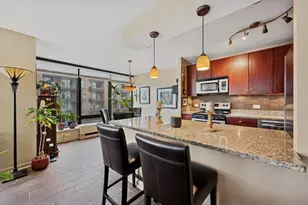 5445 N Sheridan Rd, Chicago, IL 60640 - Photo 9